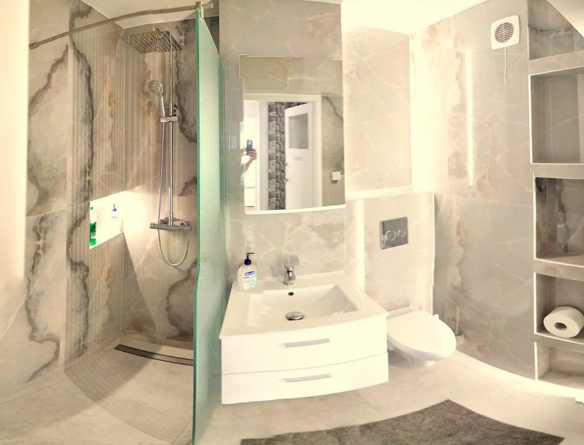 Studio Zelazna Rooms near Old Town Warszawa Zewnętrze zdjęcie